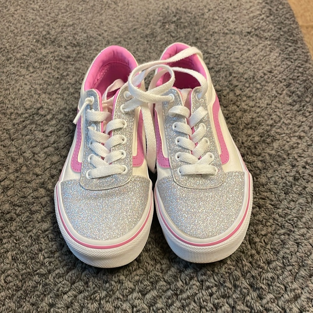 Brand new without rage girl vans.